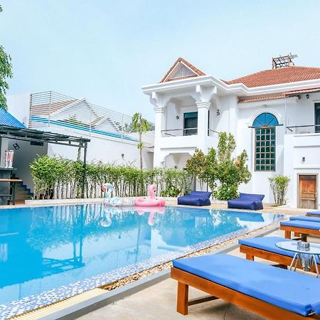 Queentown Hostel Siem Reap Bagian luar foto