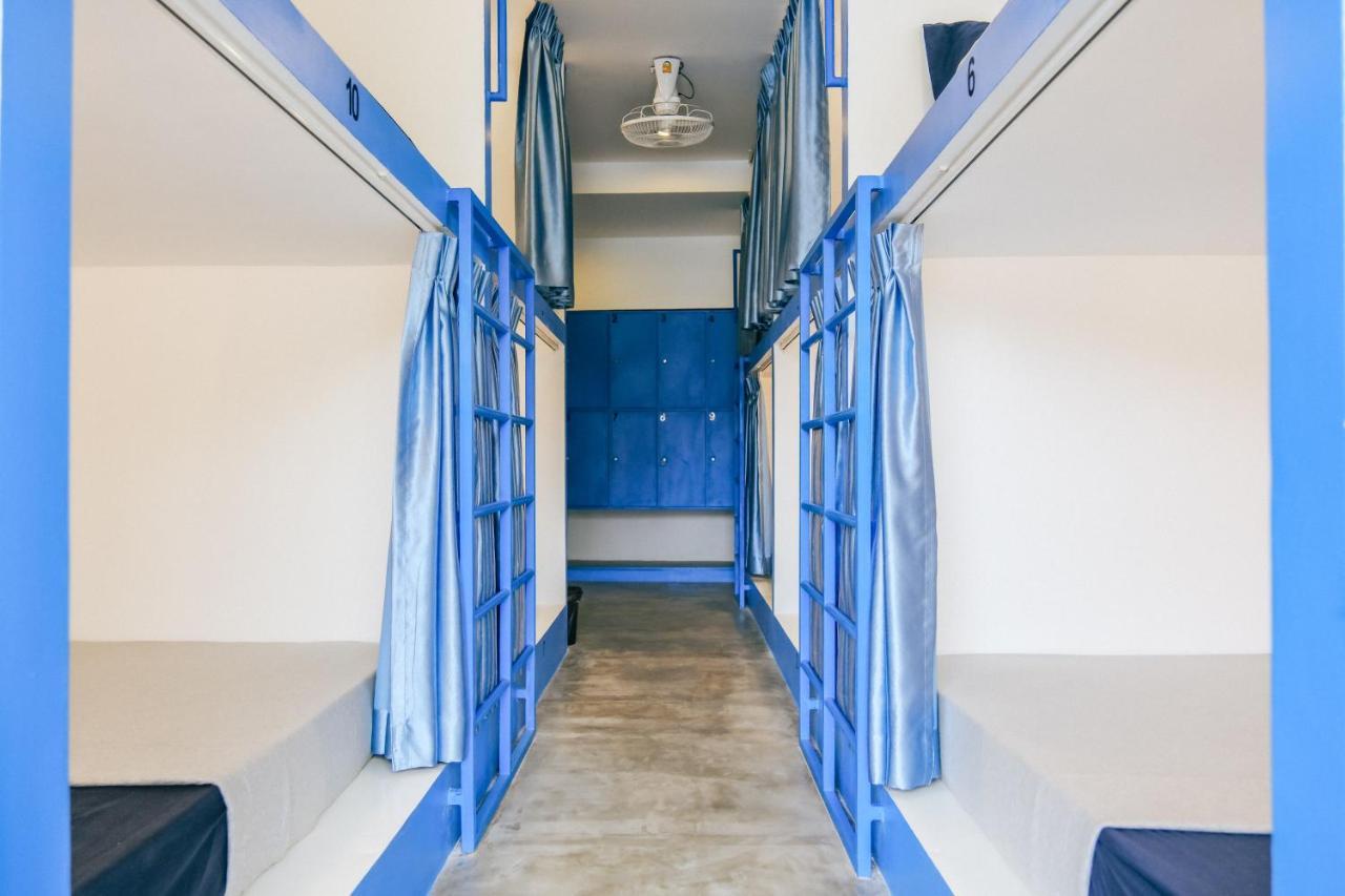 Queentown Hostel Siem Reap Bagian luar foto