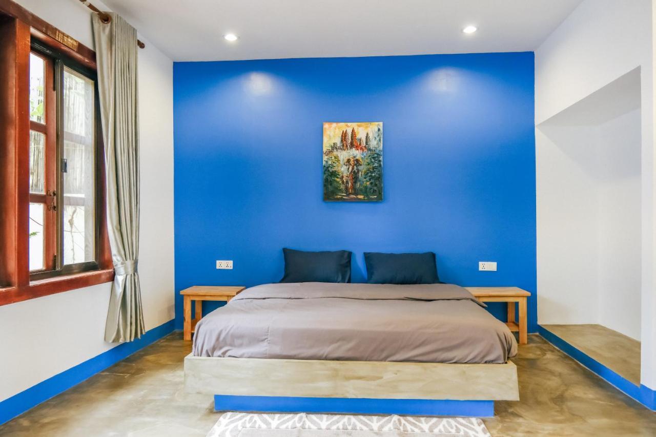 Queentown Hostel Siem Reap Bagian luar foto