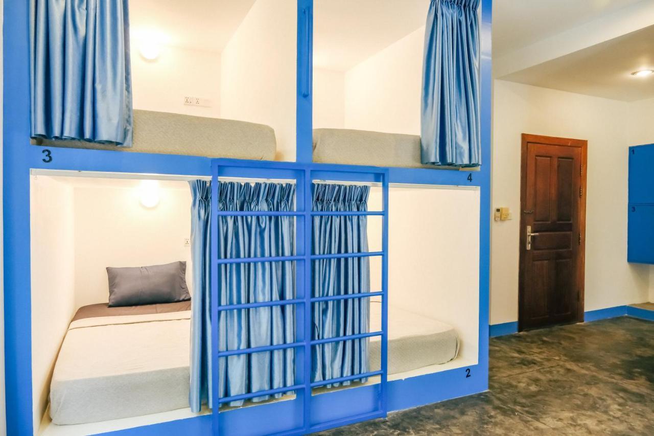 Queentown Hostel Siem Reap Bagian luar foto