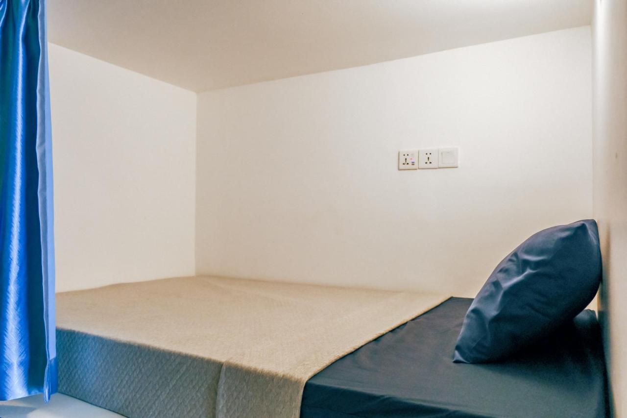 Queentown Hostel Siem Reap Bagian luar foto