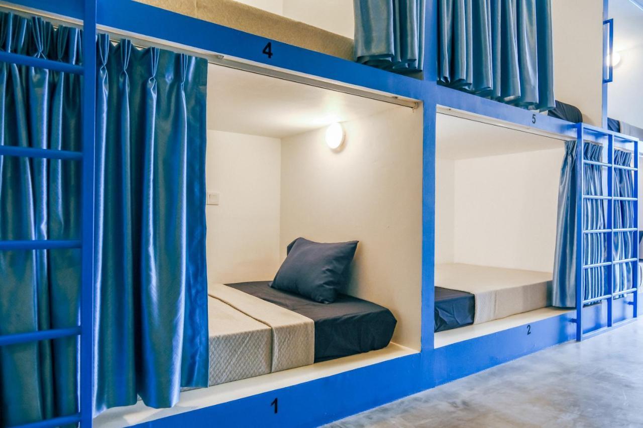Queentown Hostel Siem Reap Bagian luar foto