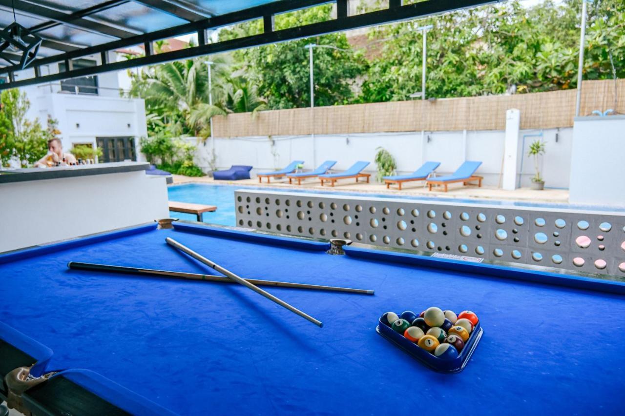 Queentown Hostel Siem Reap Bagian luar foto