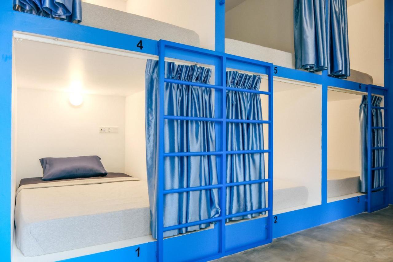 Queentown Hostel Siem Reap Bagian luar foto